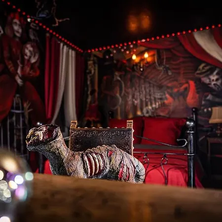 Апартаменты Le Cirque Ensorcele - Le Maudit & Cosy