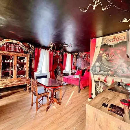Le Cirque Ensorcele - Le Maudit & Cosy Апартаменты *